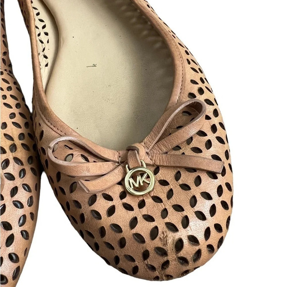 Michael Kors • Olivia Flats - Picture 5 of 13